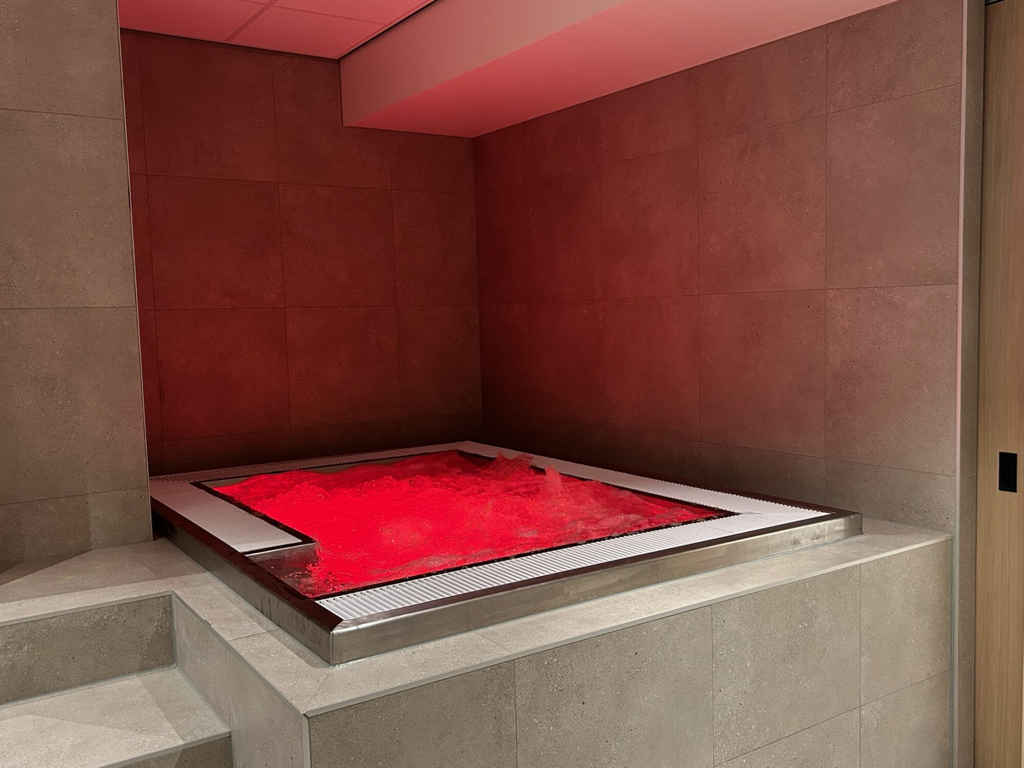 AquaMunit - Kleedkamer PSV Eindhoven warm bad